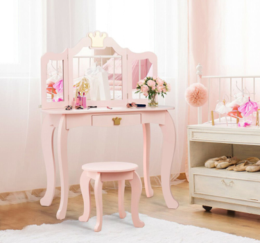 Kids dressing tablea