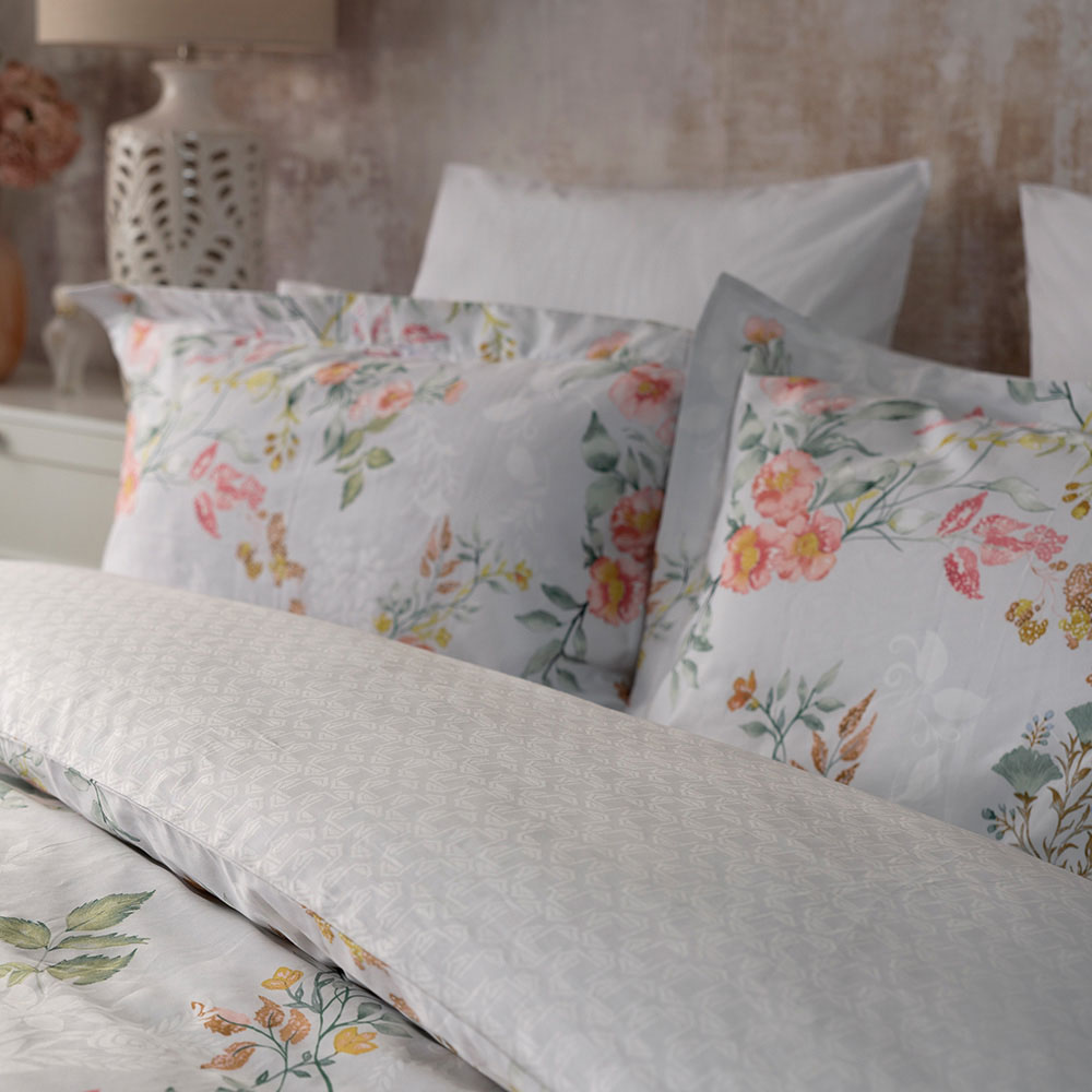 Serene Rieva Super King Size Floral 300 Thread Count Duvet Cover Set Image 2