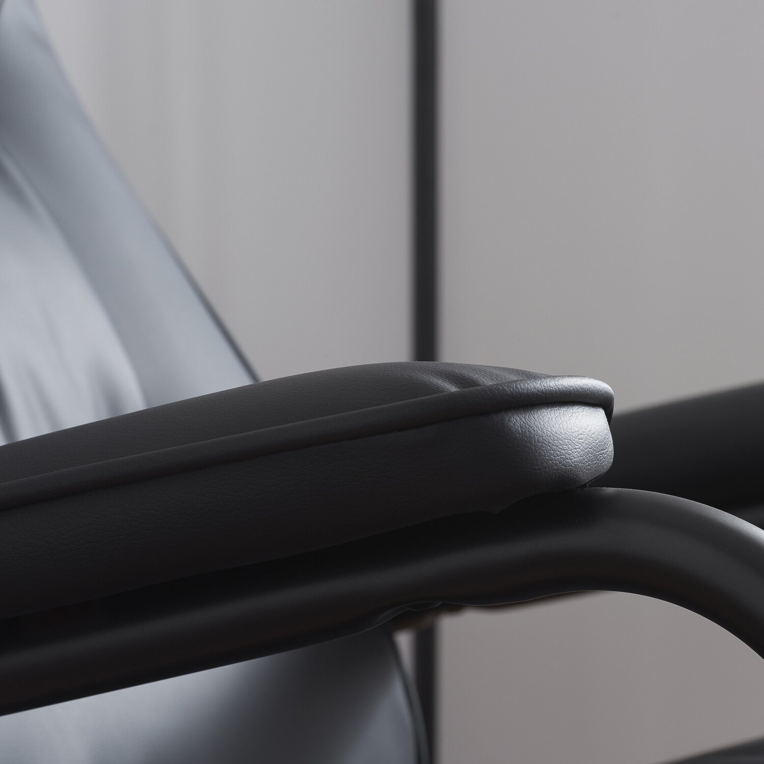 Memphis Black Swivel Chair Image 6