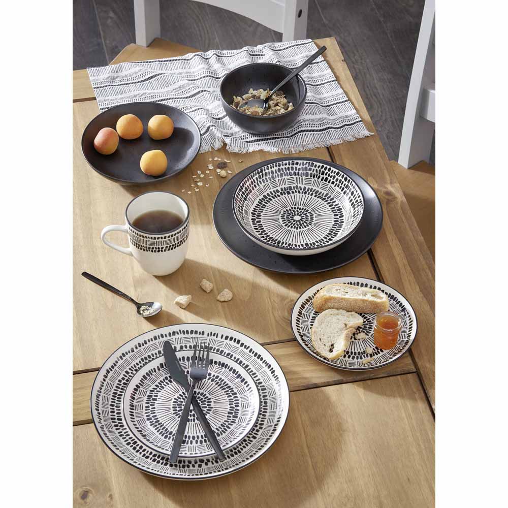 Wilko Black Fusion Dinner Plate Wilko