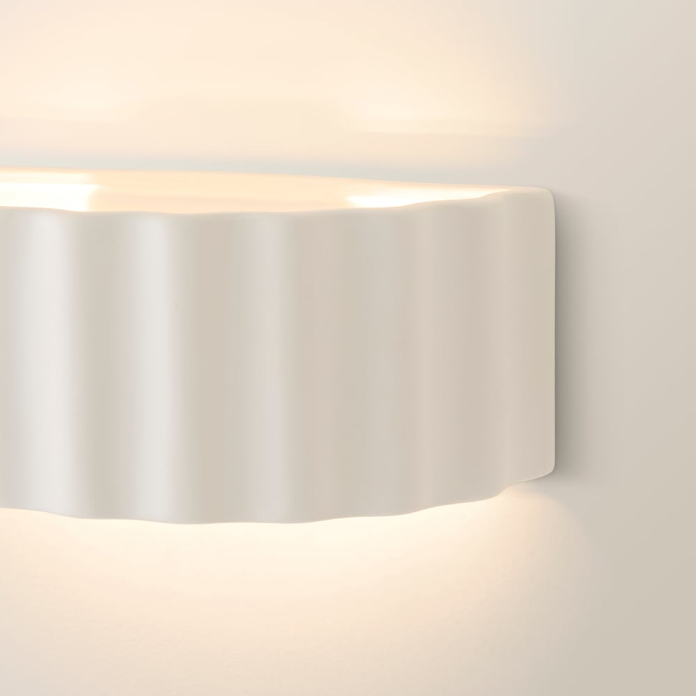 ValueLights Pablo Paint Me Plain Ribbed Ceramic Flush Wall Light with Bulb Image 4