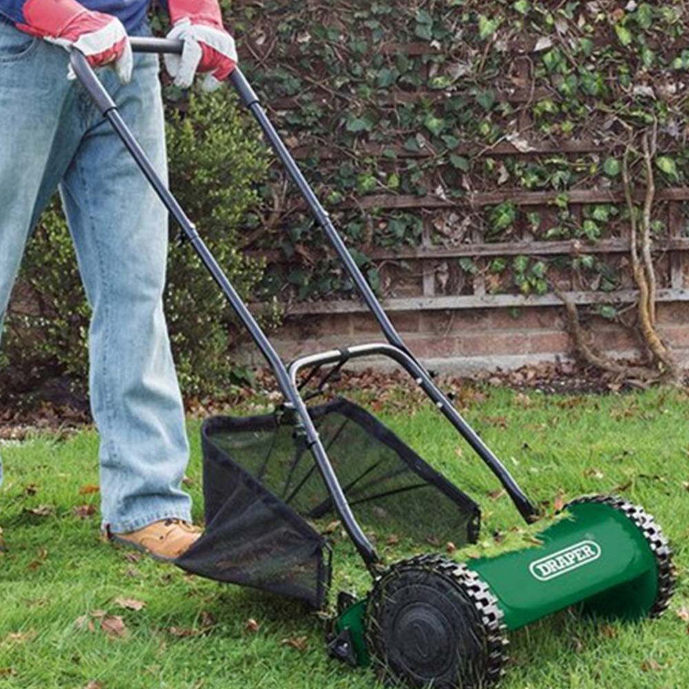 Draper 84749 Hand Propelled 38cm Cylinder Manual Lawn Mower Image 2