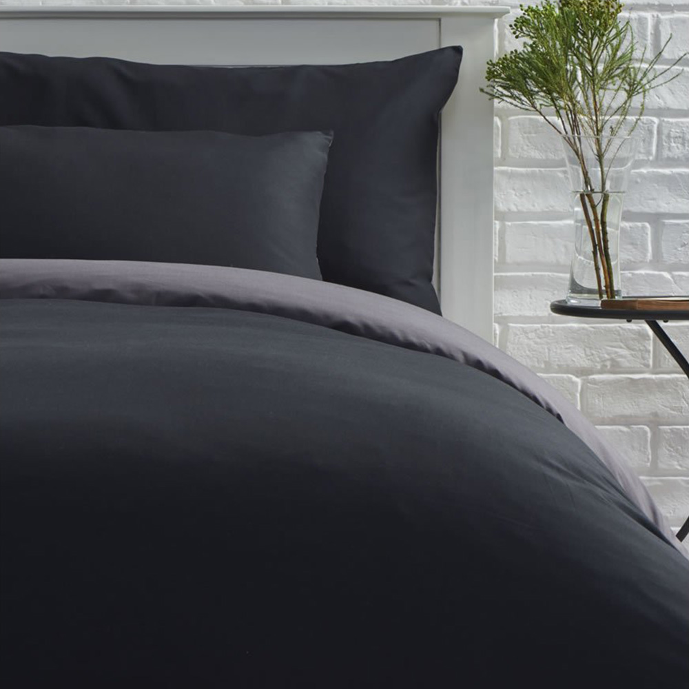 Wilko Double Black and Charcoal 144 Thread Count Reversible Duvet Set Image 3