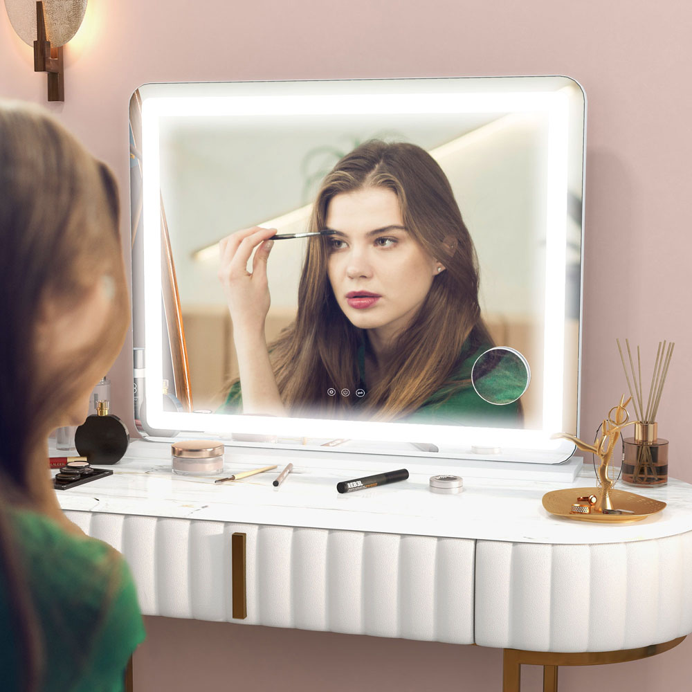 HOMCOM White LED Vanity Mirror with 10X Magnification and USB Port 80 x 62cm Image 3