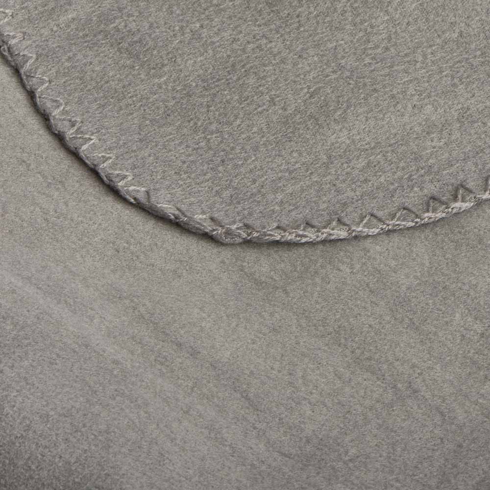 Country Club Fleece Blanket Grey 120 x 150cm Image 2