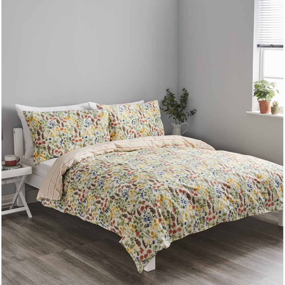 Wilko King Meadow Reversible Duvet Set Image 1