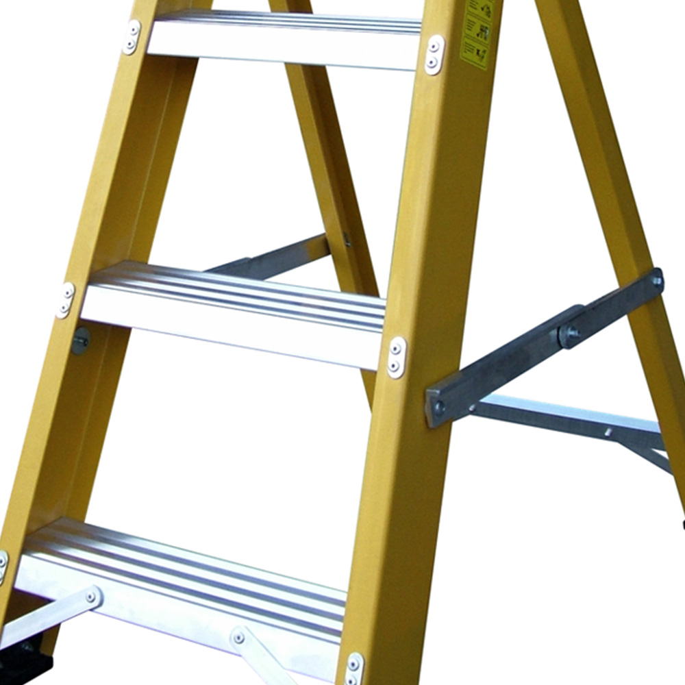 Lyte EN131-2 Professional Grp 4 Tread Swingback Steps Combination Ladder Image 3