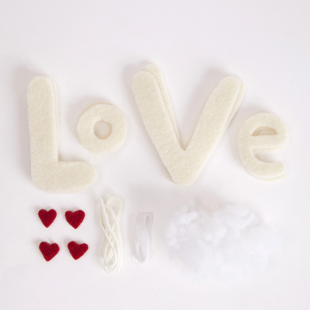 Simply Make Love with Hearts Multicolour Felt Craft Kit Image 3