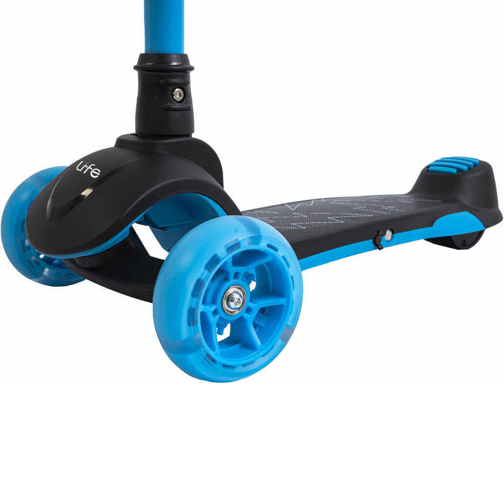 Li-Fe Trilogy Electric Tri-scooter Blue and Black Image 4