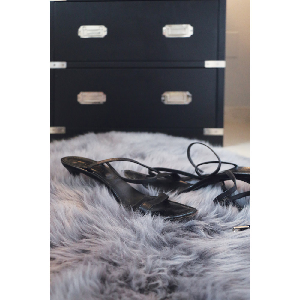 Origins Genuine Grey Sheepskin Rug Image 3
