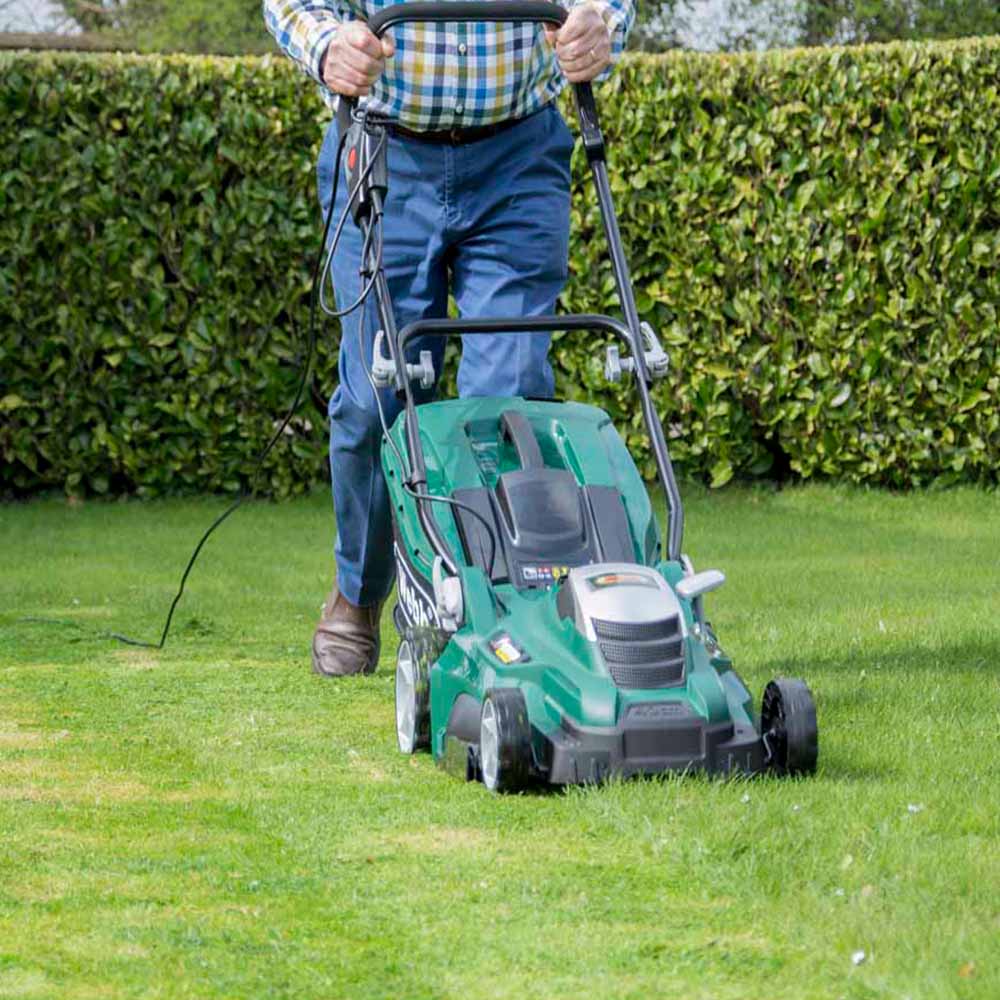 Webb WEER40 1800W Hand Propelled 40cm Classic Electric Rotary Lawnmower Image 10
