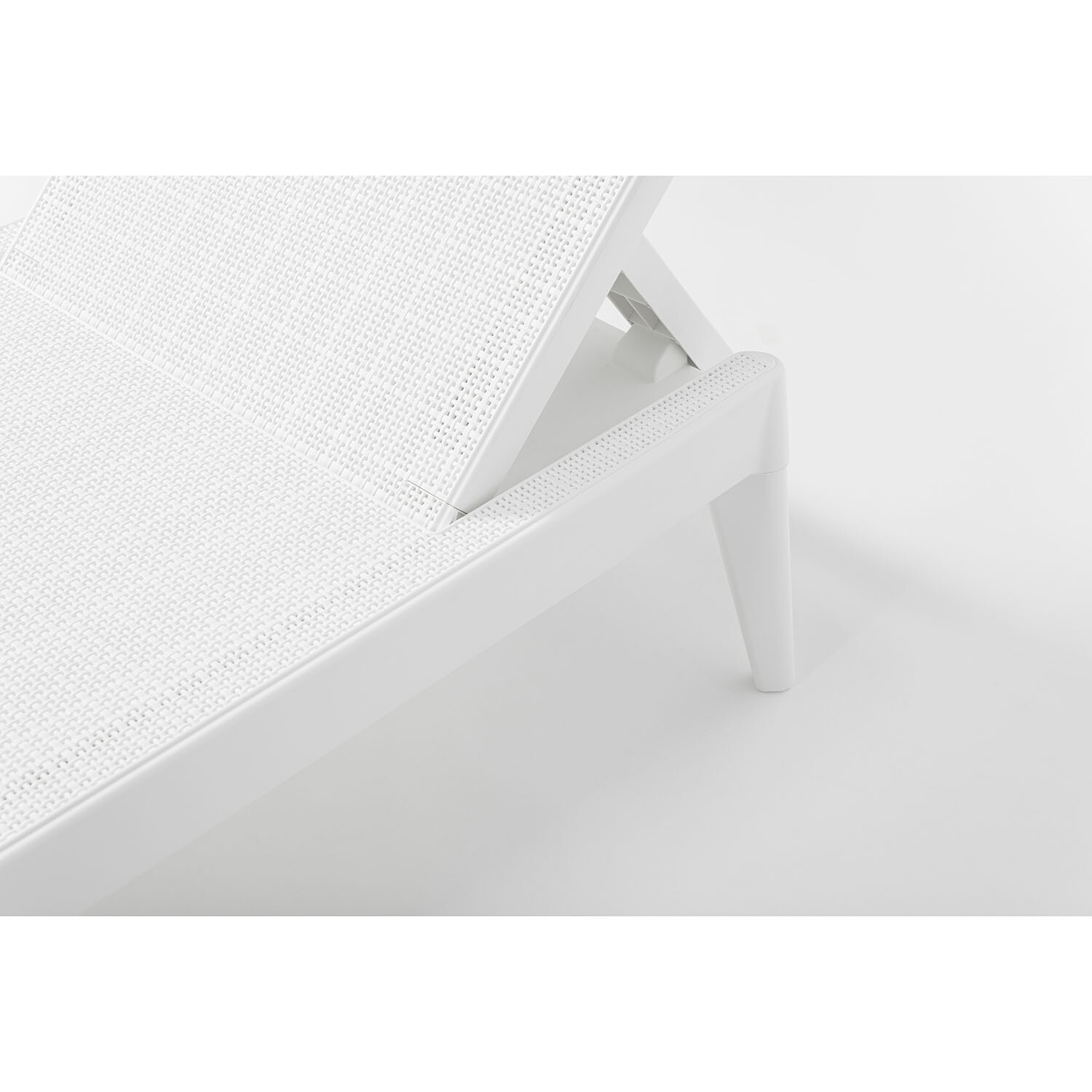 Sirolo White Sun Lounger Image 8
