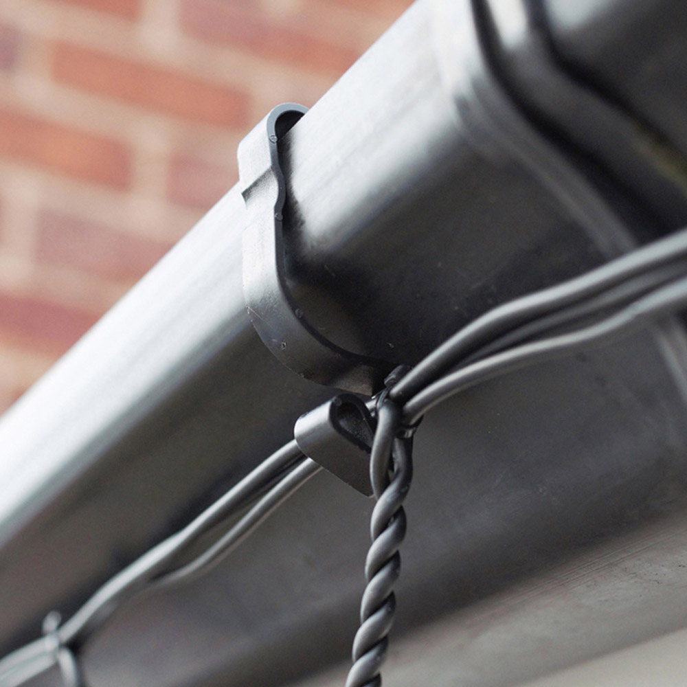 Xmas Haus Black 16 Piece Gutter Hook Set Image 3