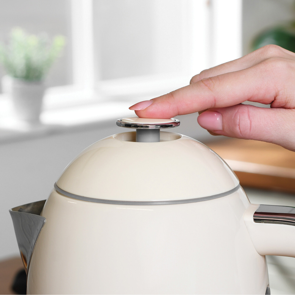 Retro Kettle Cream Image 4