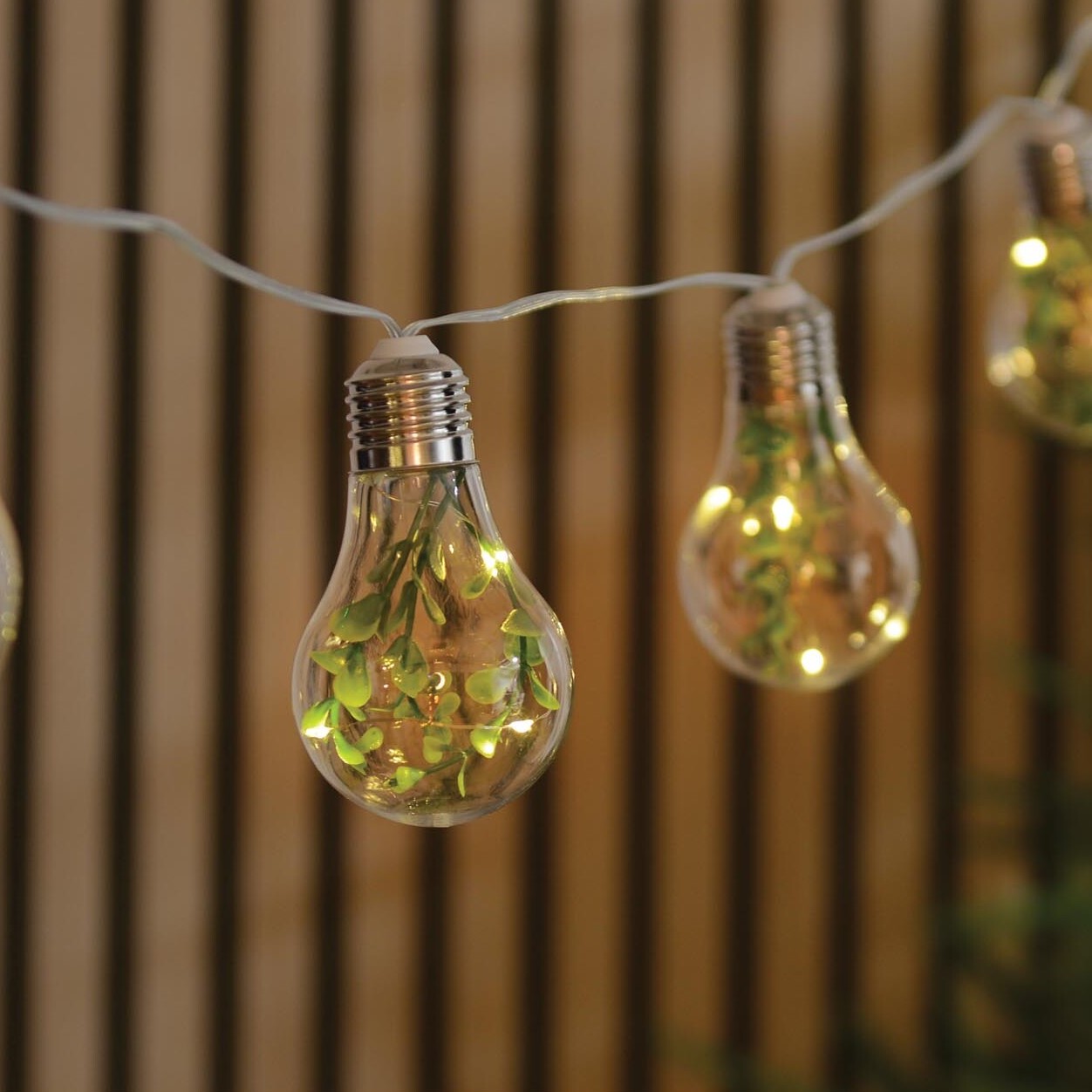 Solar Floral Bulb String Lights - Green Image 1