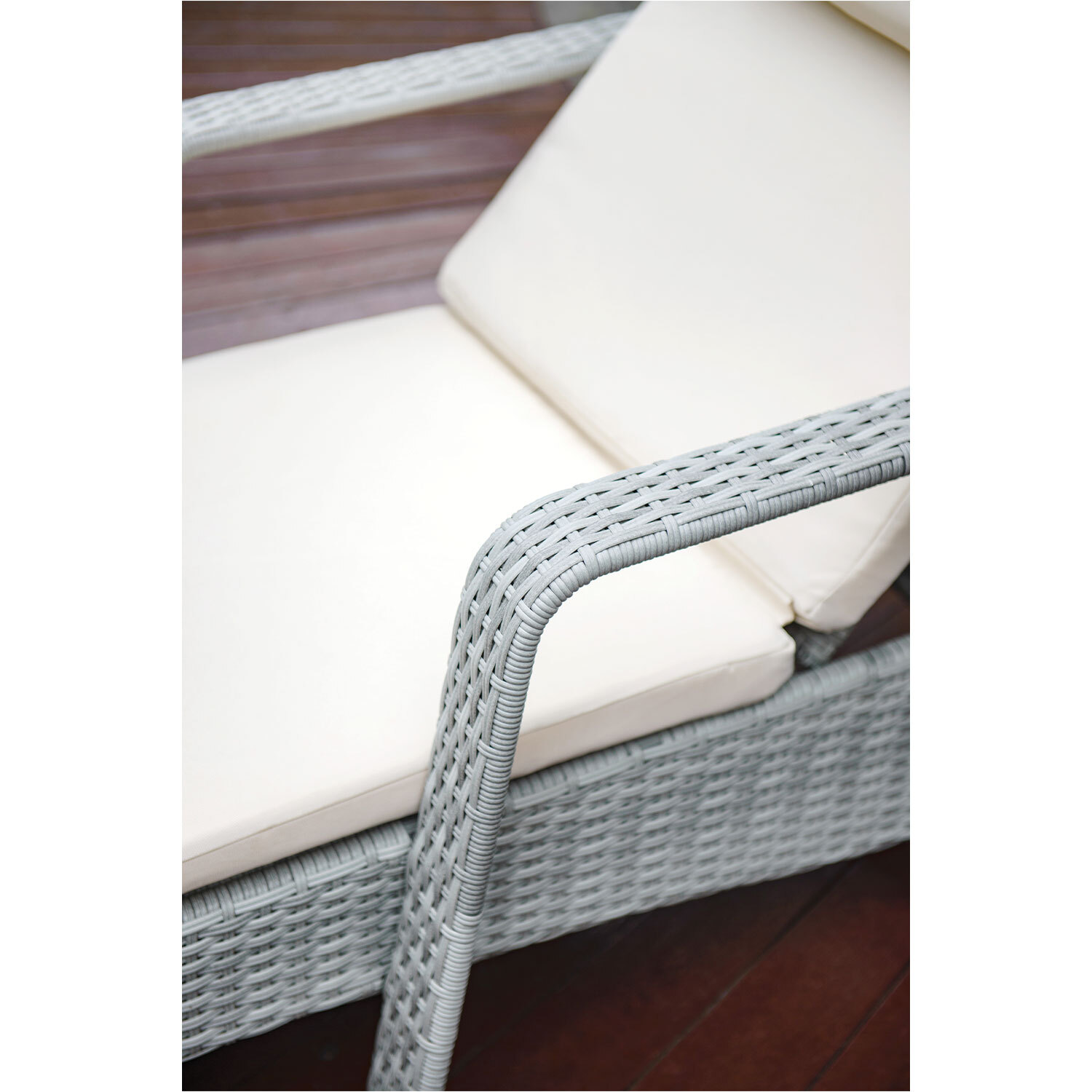 Verona Lounger Image 4