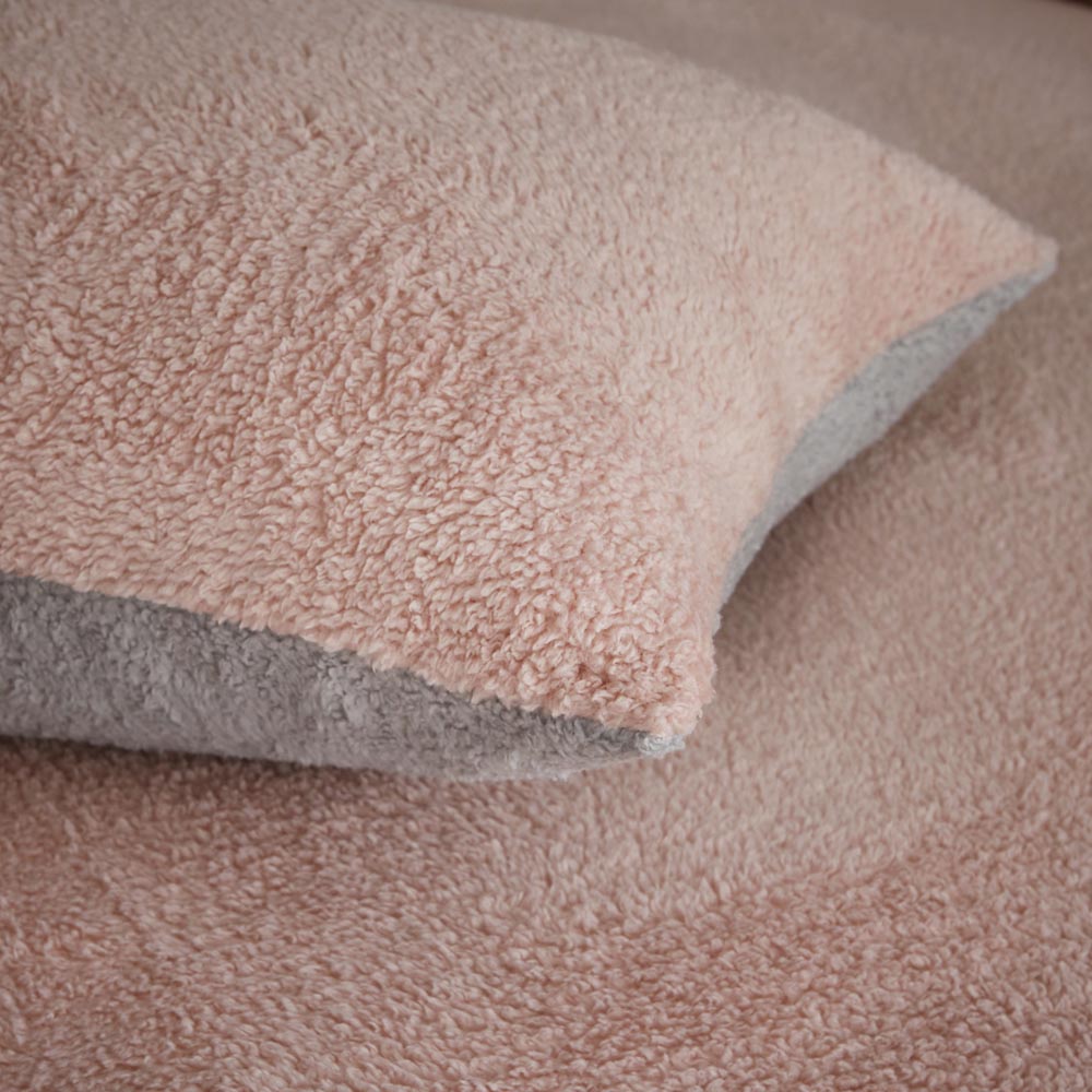 Silentnight Teddy Fleece Reversible Duvet Set In Blush Pink Single Image 5