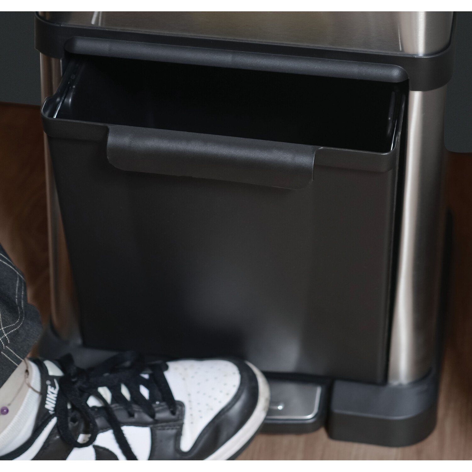 Chrome Double Tier Push Top Recycle Bin 34L Image 4