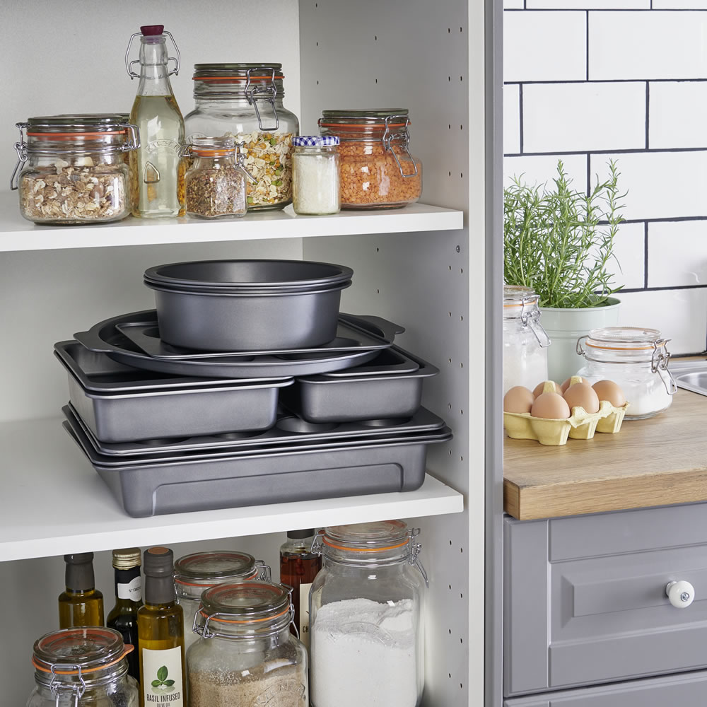 Store & Order Square Cake Tin 23cm 0.4mm Gauge Wilko