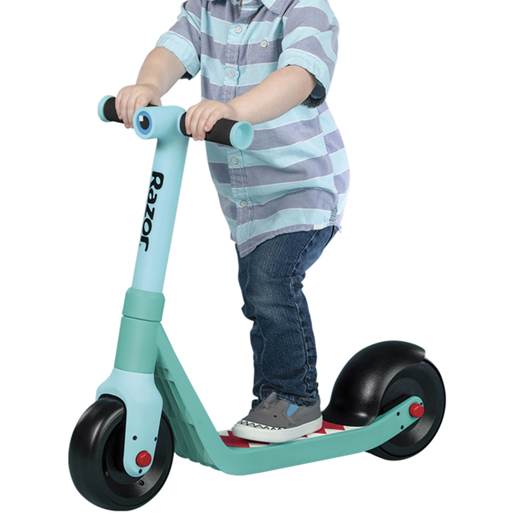 Razor Wild Ones Jr Scooter Shark Image 7