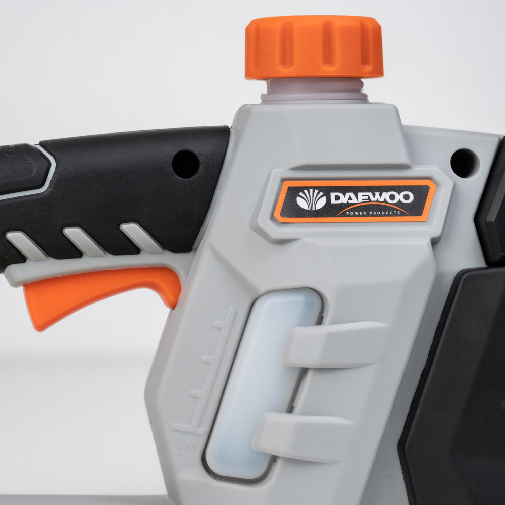 Daewoo U-Force Cordless Chainsaw with 1 x 2.0Ah Battery Charger 25cm Image 4