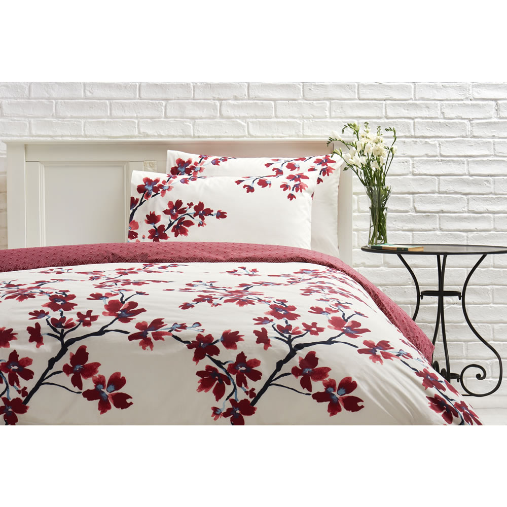 Wilko Symmetry Blossom Cream And Red King Size Duvet Set Wilko