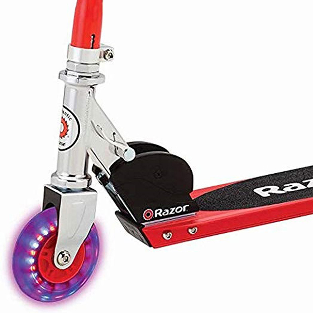 Razor Red S Spark Sport Scooter Image 3