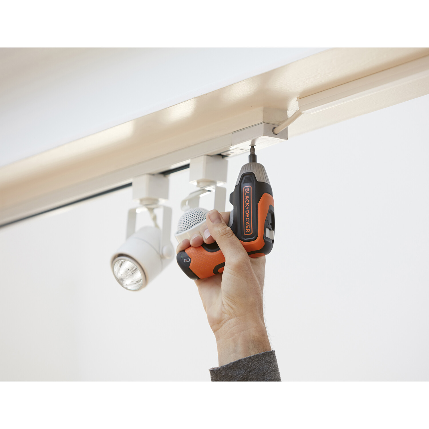 BLACK+DECKER 3.6V Fast Charge Screwdriver Image 3