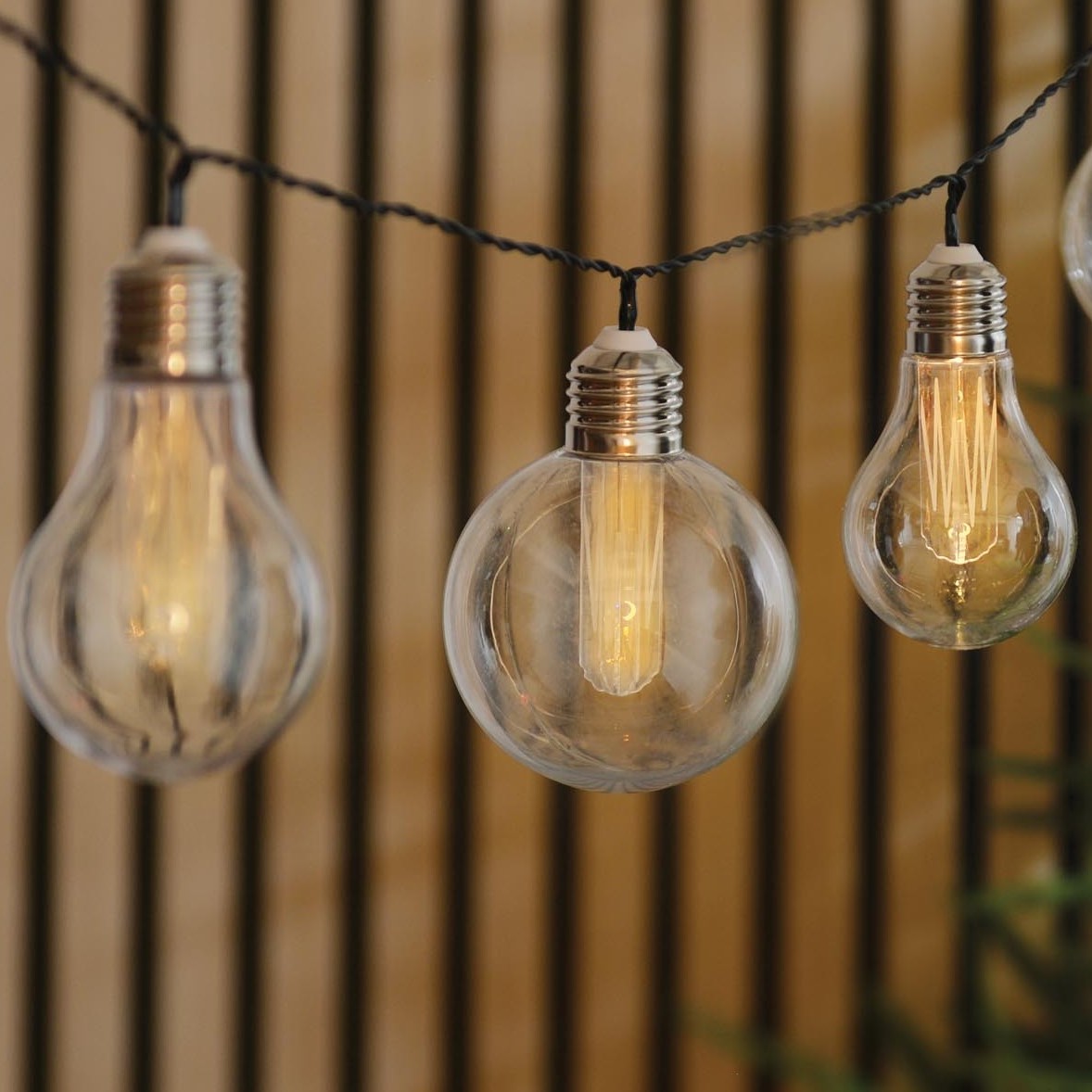 Vintage Bulb Solar String Lights Image 3