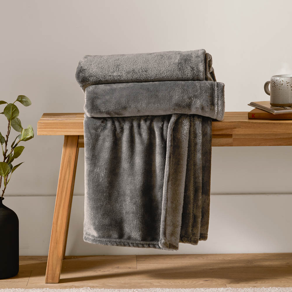 Furn Harrow Charcoal Fleece Throw 140 x 180cm Image 2