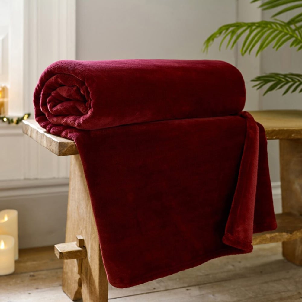 Deyongs Coco Touch Cabernet Throw 140 x 180cm Image 2