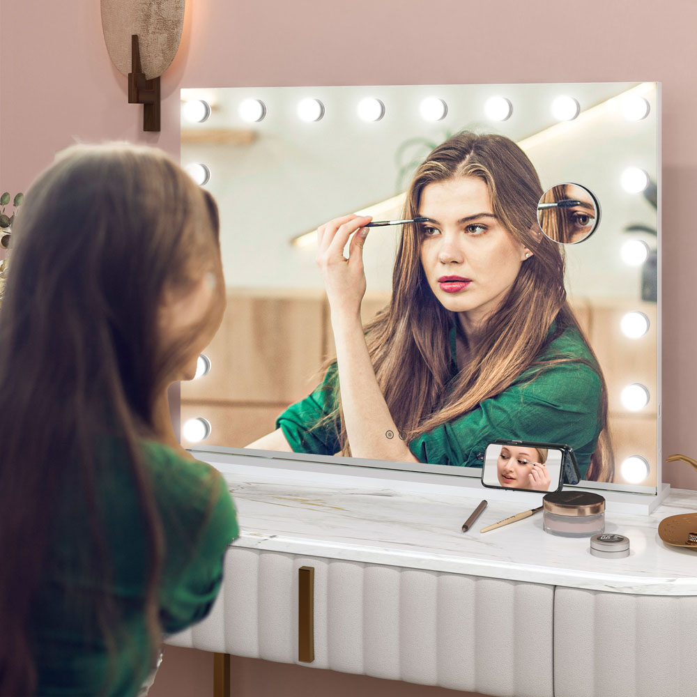 HOMCOM White LED Hollywood Vanity Mirror with 10X Magnification and USB Port 80 x 62cm Image 3