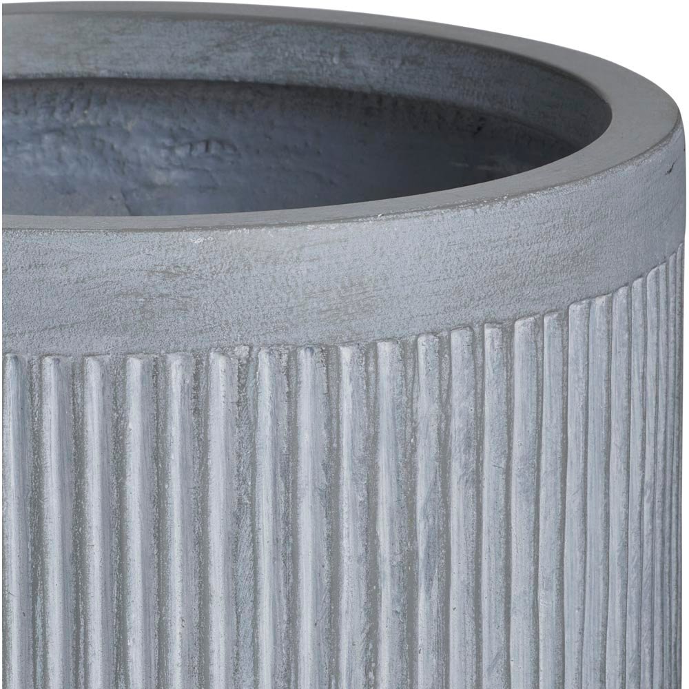 Wilko Ribbed Outdoor Planter Small 31.5cm Wilko