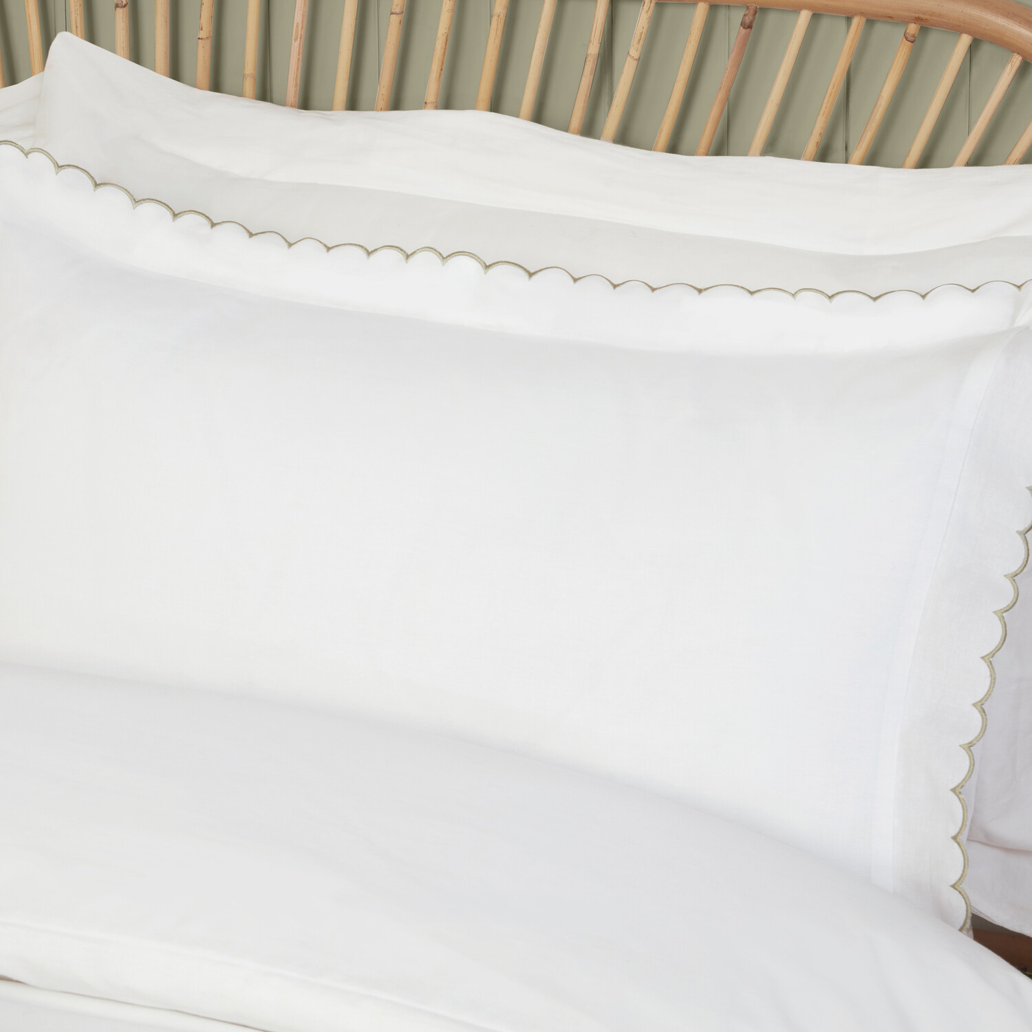 Scallop Edge Duvet Set Green Superking Image 3