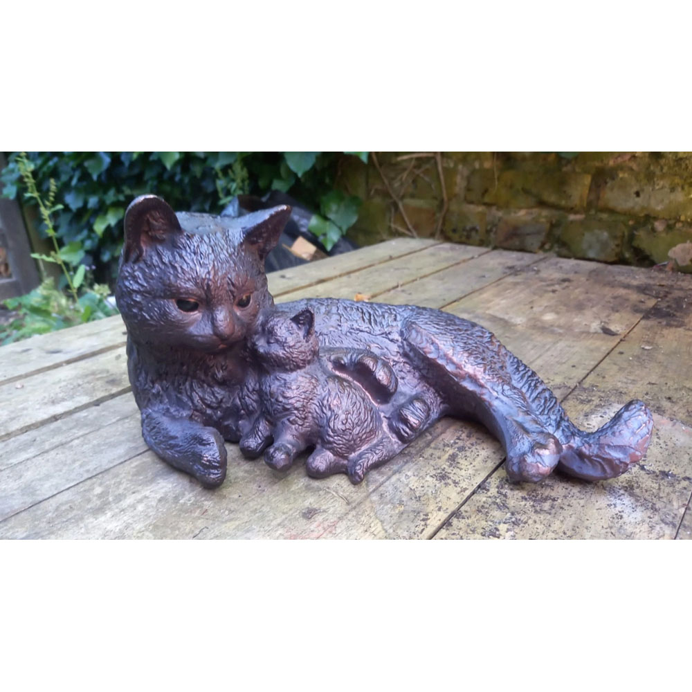 Inspirational Gifting Cat and Kitten Cast Aluminium Garden Ornament Image 3