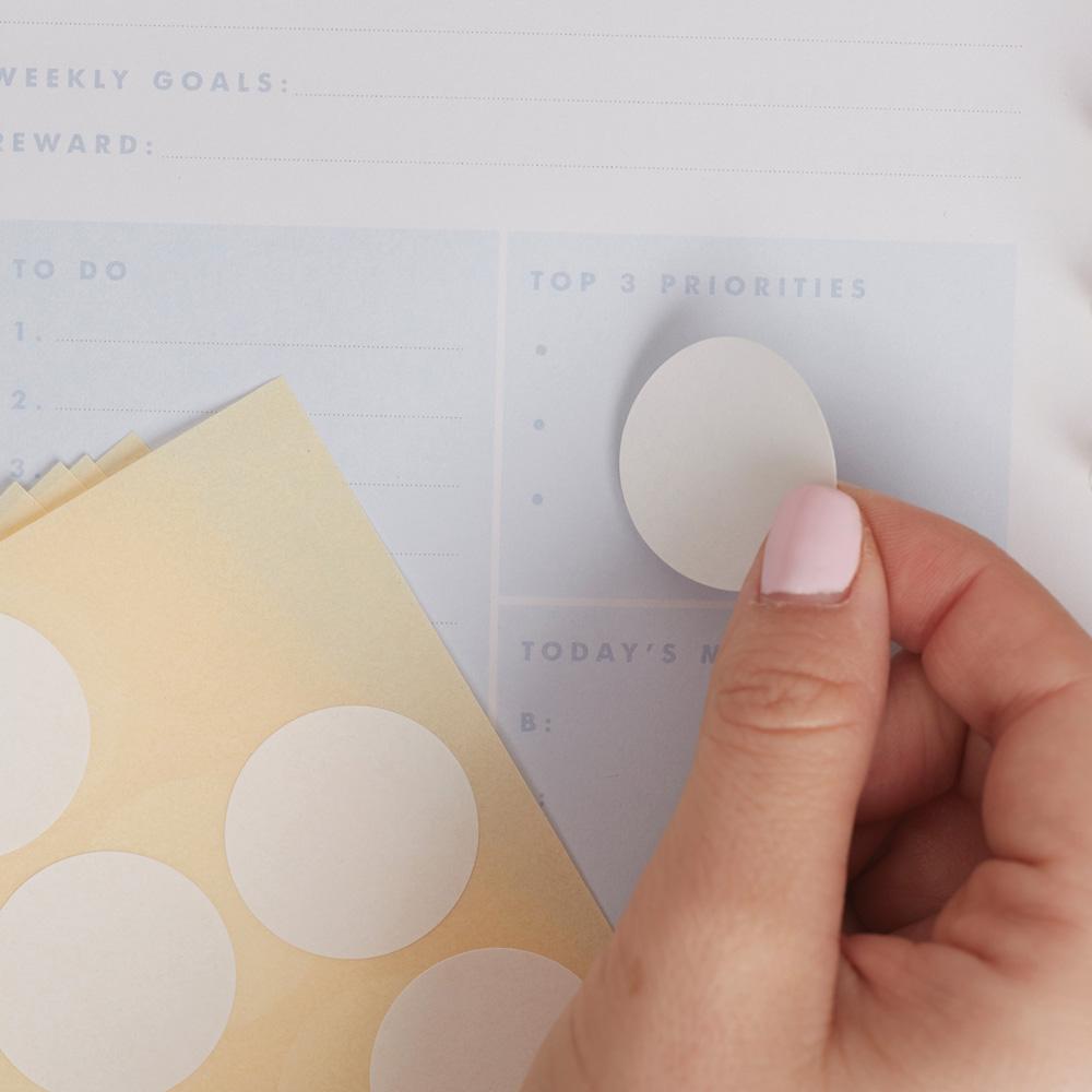 Blick White Round Self Adhesive Office Label 29mm 600 Pack Image 2