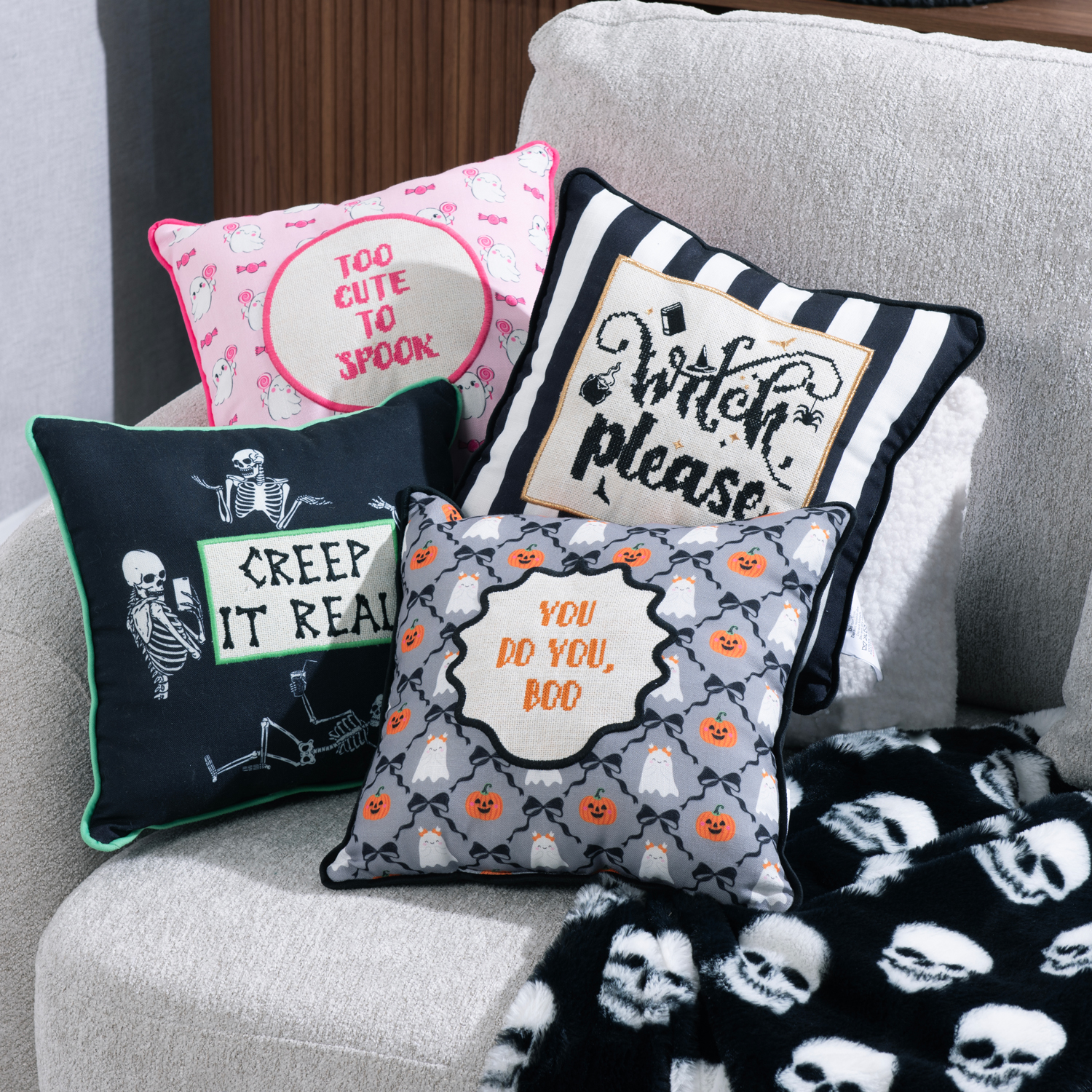Skulls Faux Fur Throw Black Image 4