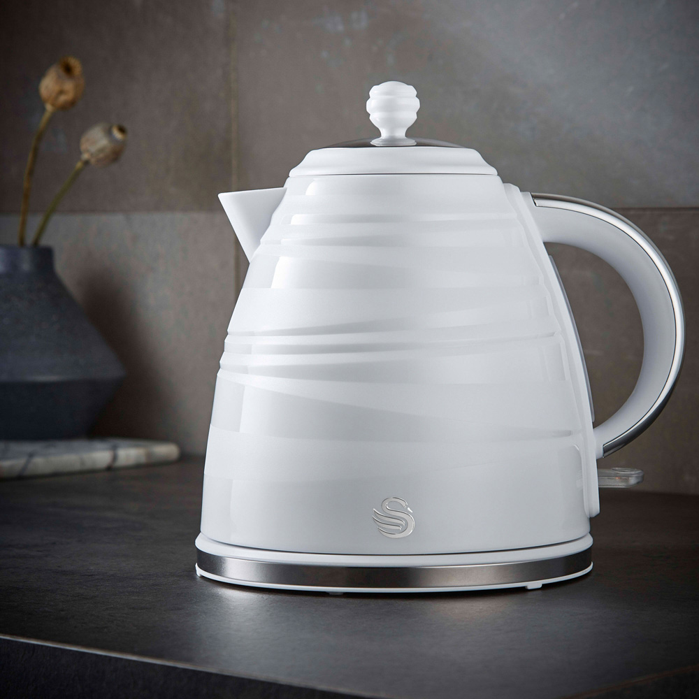 Swan Symphony EEJB247 White 2 Slice Toaster with 1.7L Kettle Set Image 3