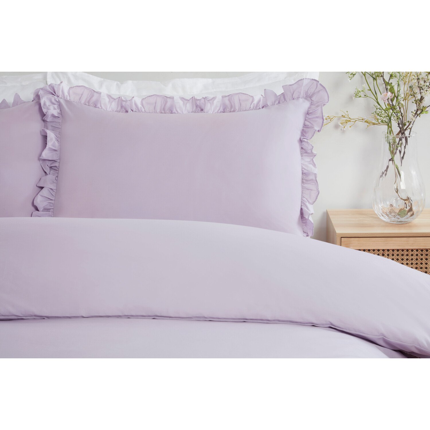 Amelie Ruffle Duvet and Pillowcase Set - Lilac / Superking Image 3