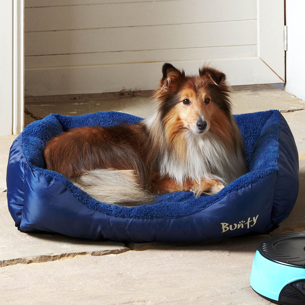 Bunty Deluxe Large Blue Soft Pet Basket Bed Wilko