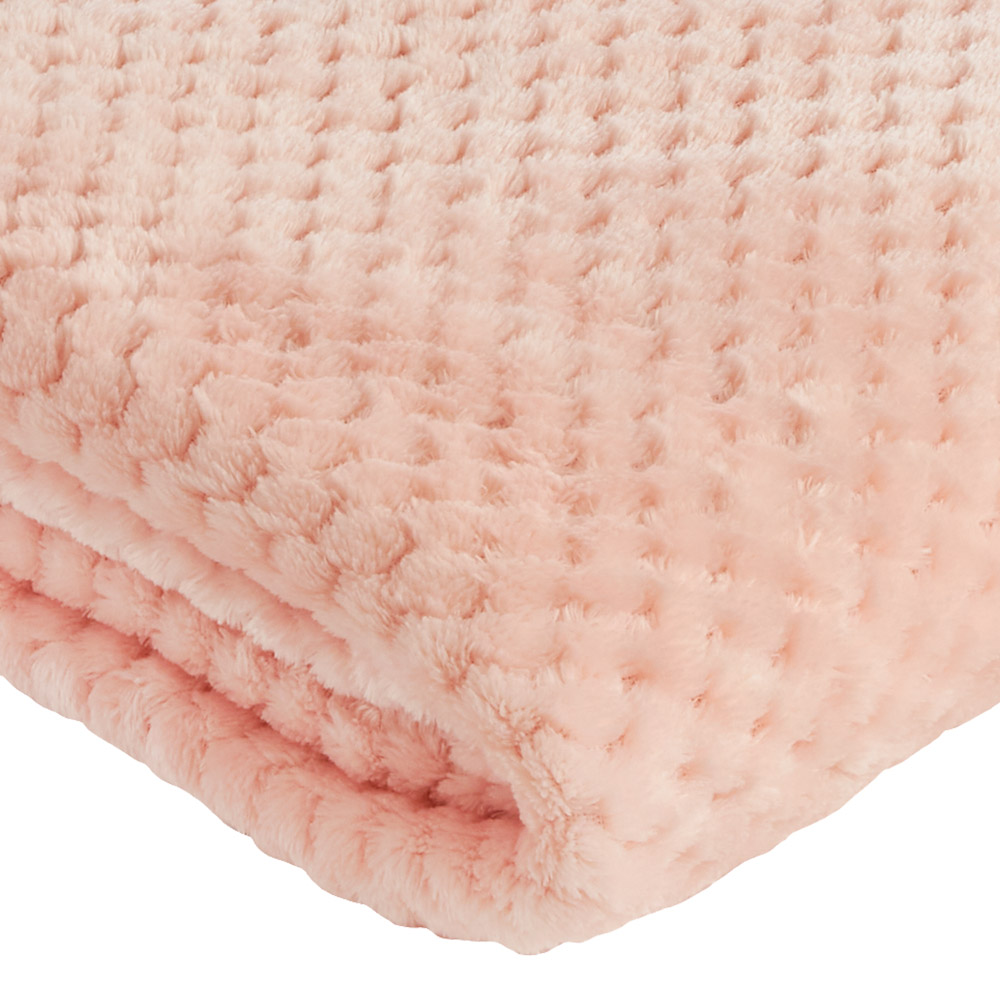 Wilko Blush Waffle Throw 200 x 240cm Wilko