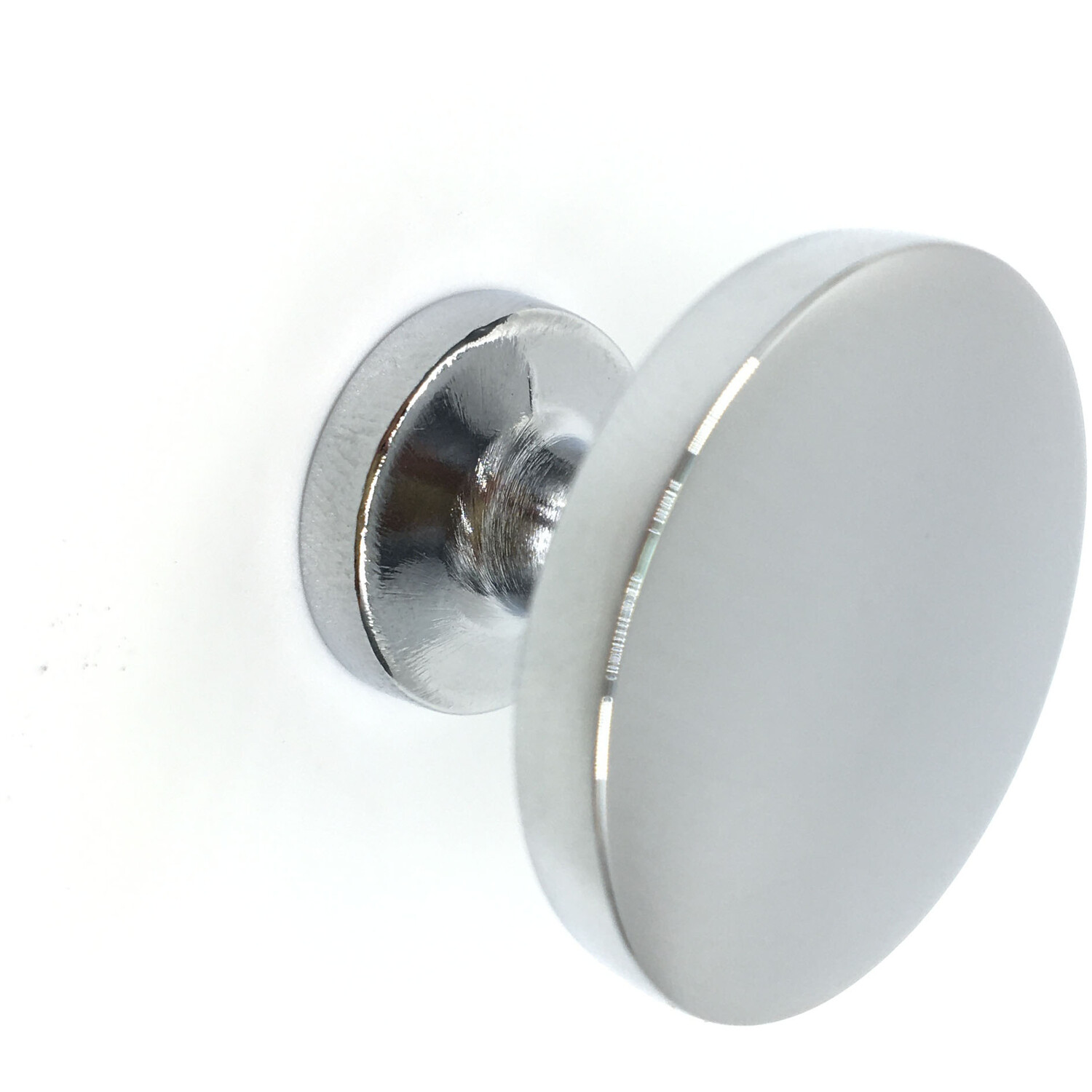 Pack of 4 Classic Knobs Polished Chrome 30 mm Image 2