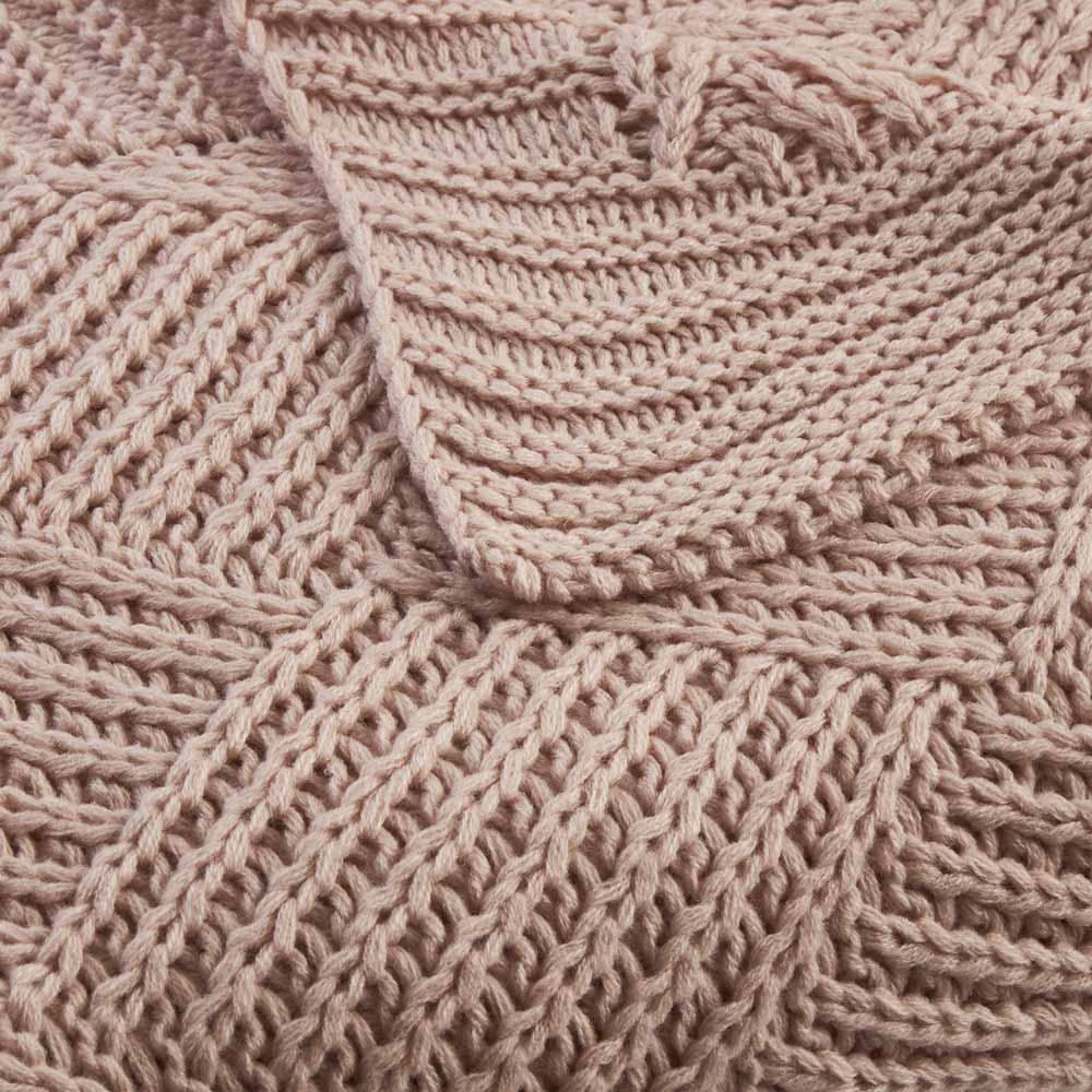Wilko Pink Chunky Knit Throw 130 x 170cm Image 2