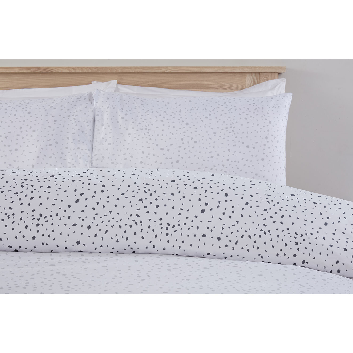 Dotty Duvet Set - White / King Image 3