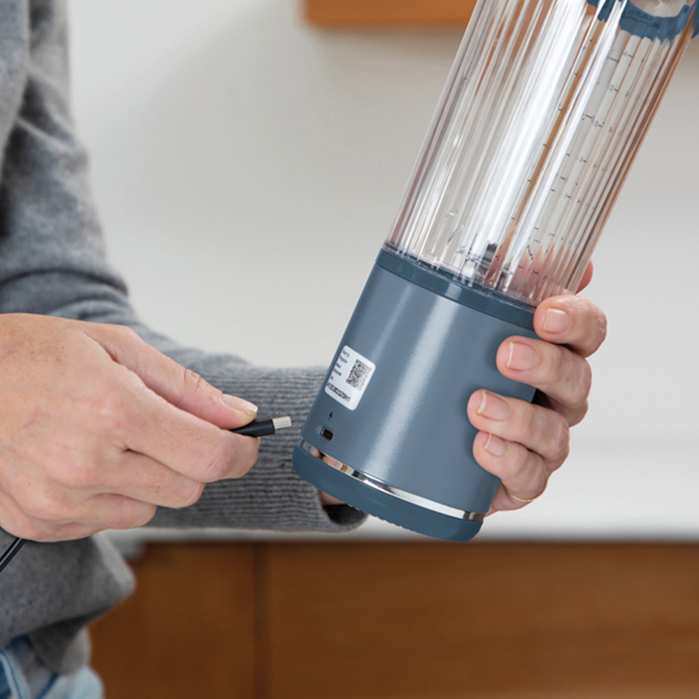 Ninja Blast BC151UKNV Denim Blue 530ml Cordless Portable Blender Image 3
