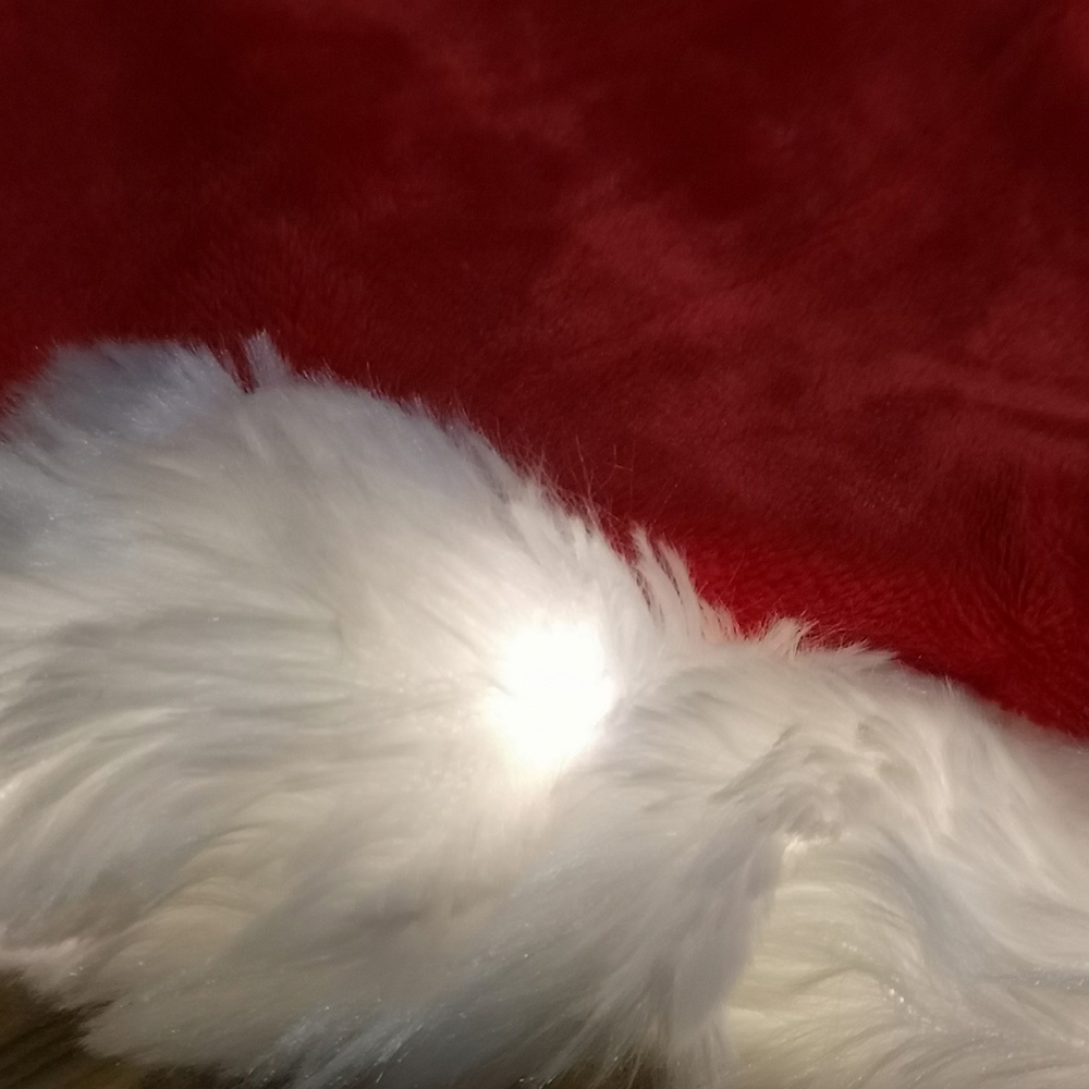 Samuel Alexander Red and White Faux Fur LED Christmas Tree Skirt 90cm Image 3