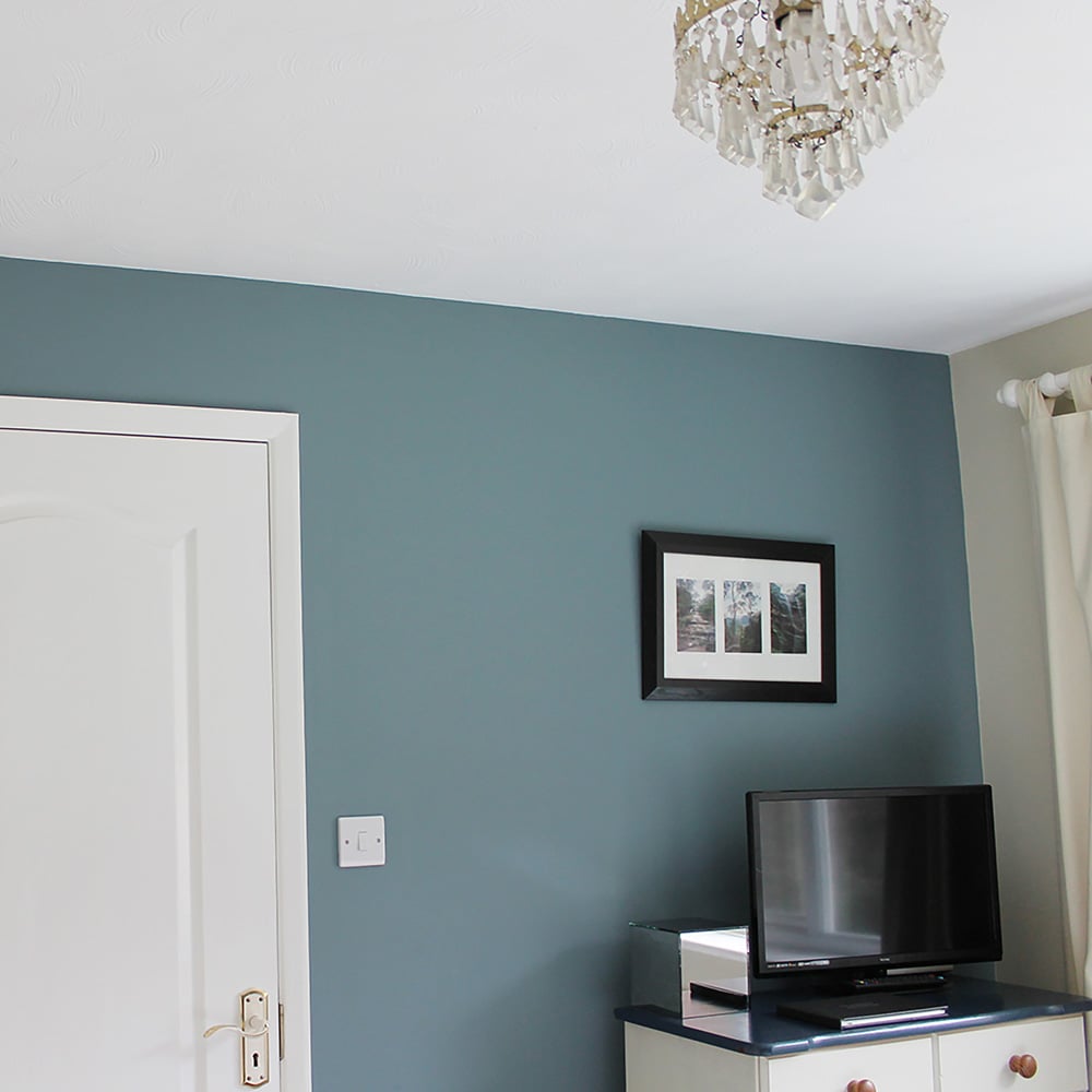 Thorndown Walls and Ceilings Axe Blue Matt Paint 750ml Image 4
