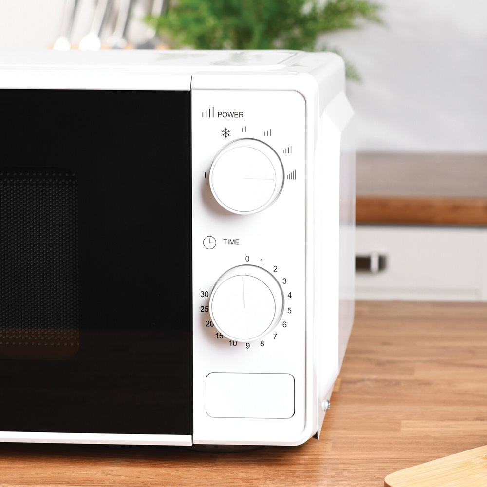 My Kitchen Essentials Microwave 20L - White Image 4
