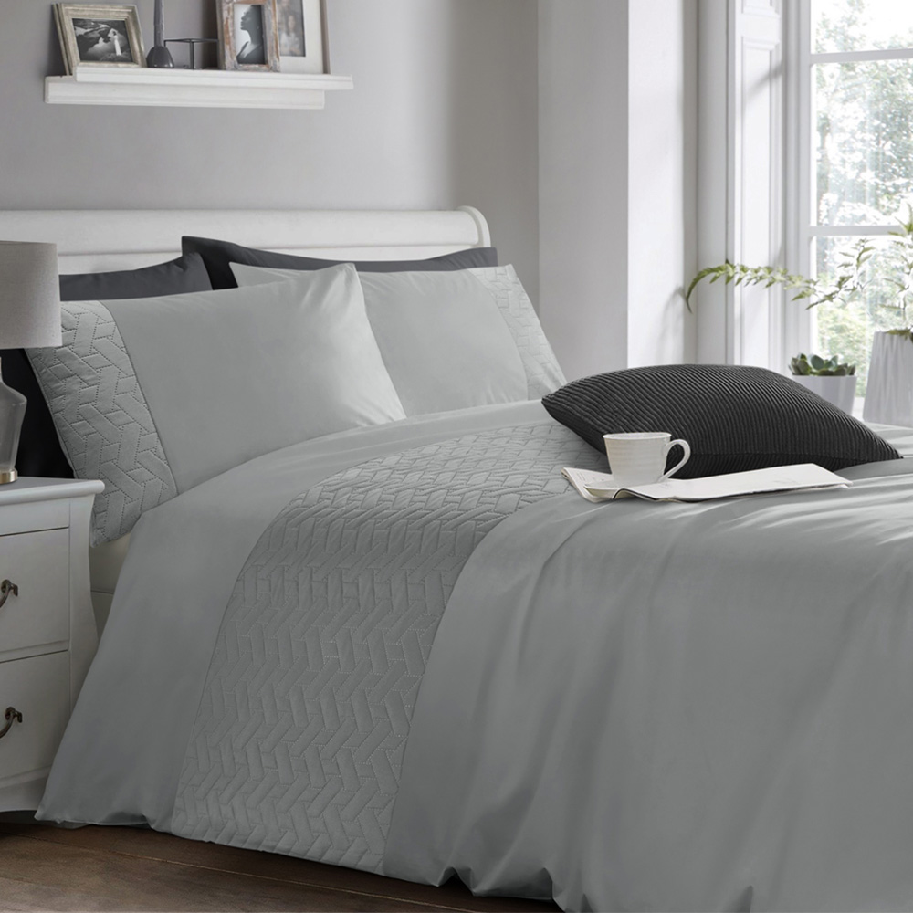 Velosso King Size Silver Quilted Geo Duvet Set Image 1