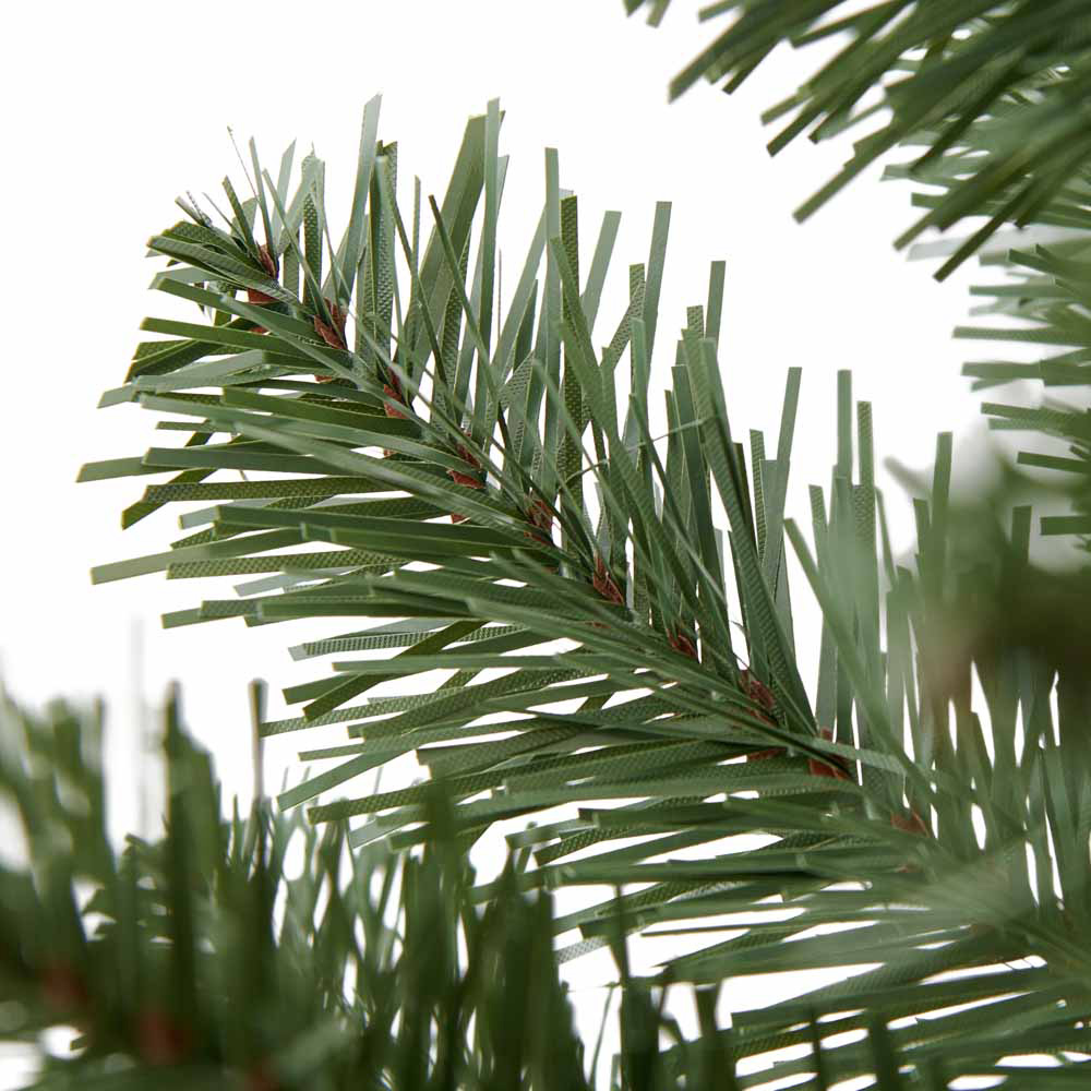 Wilko 7ft Alaskan Fir Artificial Christmas Tree Image 5